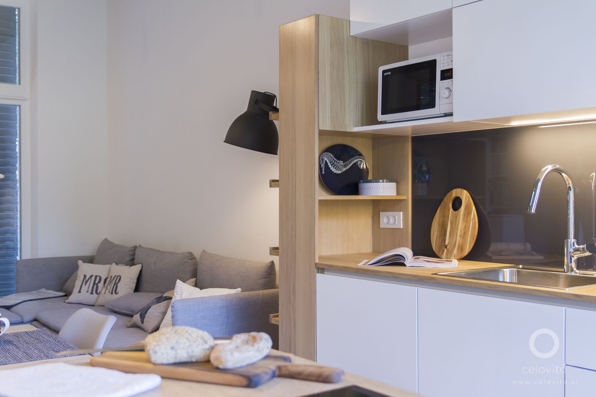 Jedilnica in kuhinja Jedilnica in kuhinja.