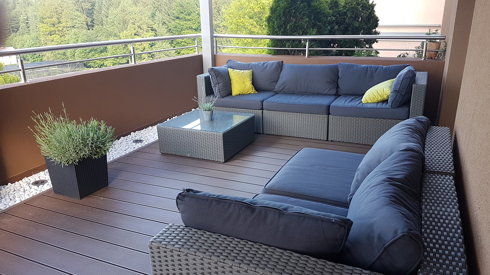 Terasa po prenovi Terasa po prenovi