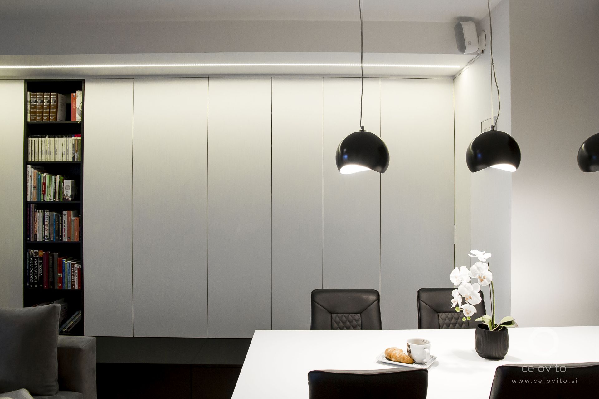 črno bel dnevni prostor 03